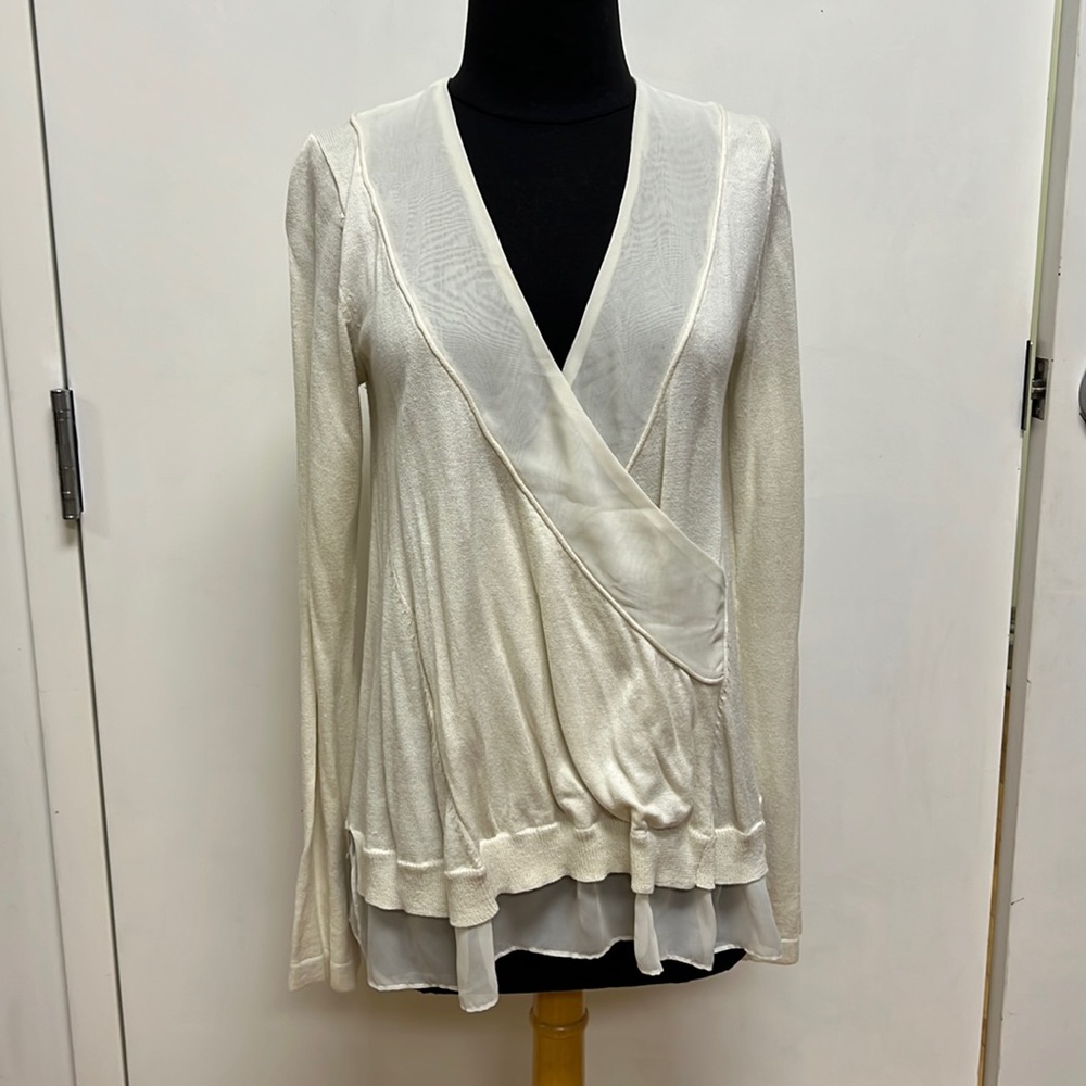 Central Park West fabulous cream colored knit top SZ m